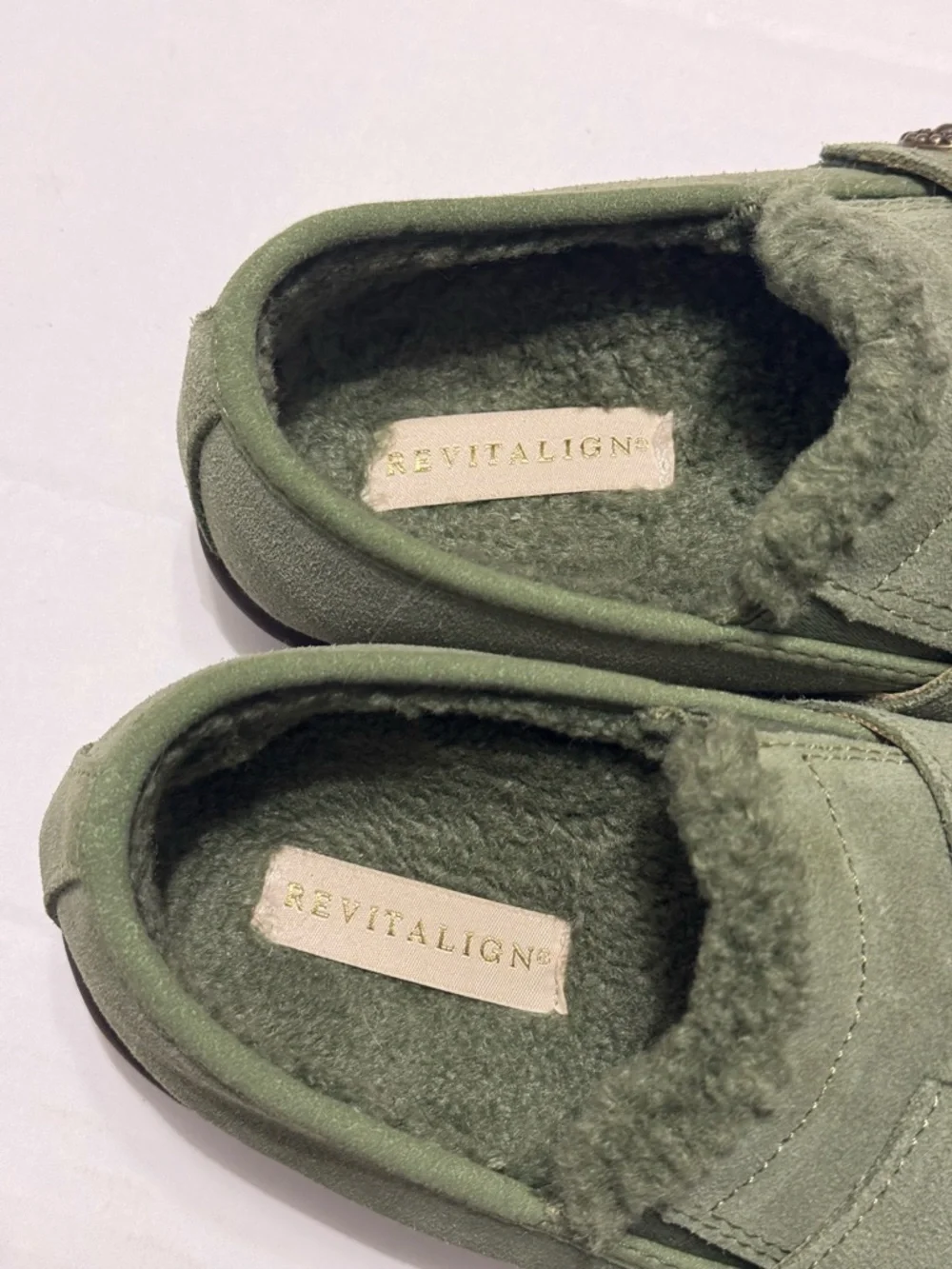 Revitalign Siesta Orthotic
Moccasin Suede Slippers Olive
Green Women’s Size 7.5 - Picture 3 of 6